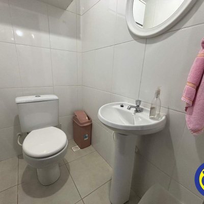 Galpão com 350m², 3 garagens, no bairro Estreito em Floranópolis