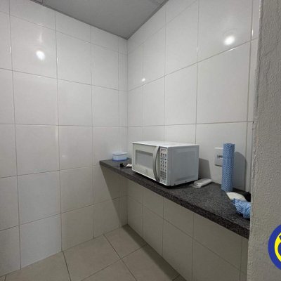 Galpão com 350m², 3 garagens, no bairro Estreito em Floranópolis