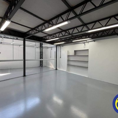 Galpão com 350m², 3 garagens, no bairro Estreito em Floranópolis