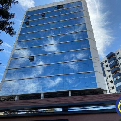 Sala com 46m², 1 garagem, no bairro Centro em Florianópolis