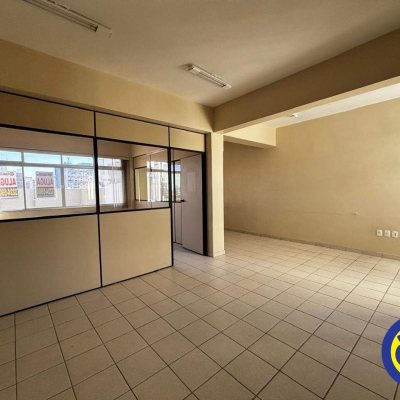 Sala com 52m², no bairro Centro em Florianópolis