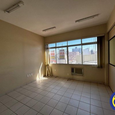 Sala com 52m², no bairro Centro em Florianópolis