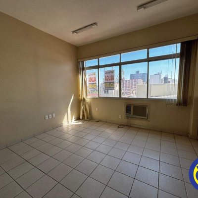 Sala com 52m², no bairro Centro em Florianópolis