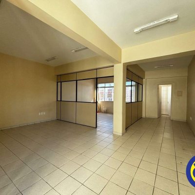 Sala com 52m², no bairro Centro em Florianópolis
