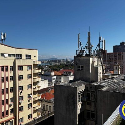Sala com 52m², no bairro Centro em Florianópolis