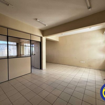 Sala com 52m², no bairro Centro em Florianópolis