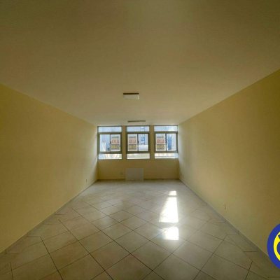 Sala com 38m², no bairro Centro em Florianópolis