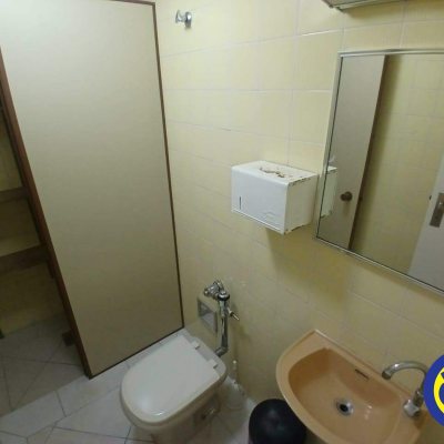 Sala com 38m², no bairro Centro em Florianópolis