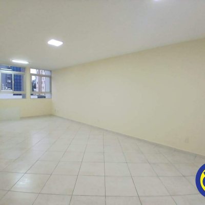 Sala com 38m², no bairro Centro em Florianópolis
