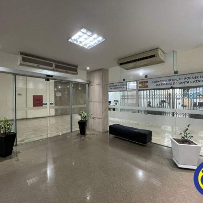 Sala com 38m², no bairro Centro em Florianópolis
