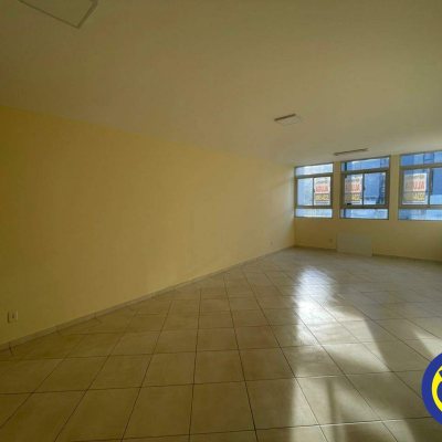 Sala com 38m², no bairro Centro em Florianópolis