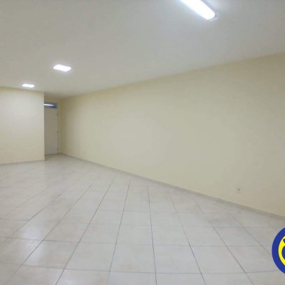 Sala com 38m², no bairro Centro em Florianópolis