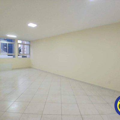 Sala com 38m², no bairro Centro em Florianópolis