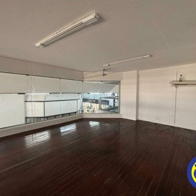 Loja com 86m², no bairro Centro em Florianópolis