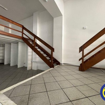 Loja com 86m², no bairro Centro em Florianópolis