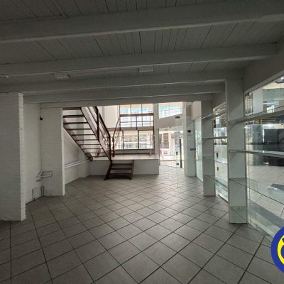 Loja com 86m², no bairro Centro em Florianópolis