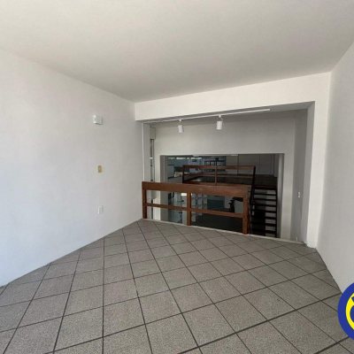 Loja com 86m², no bairro Centro em Florianópolis