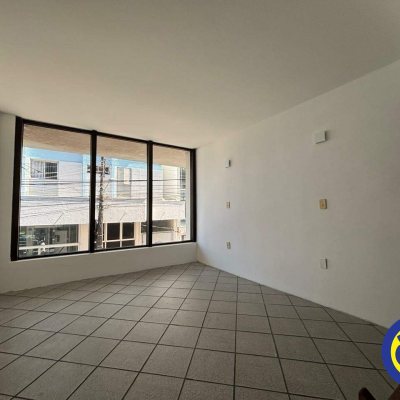 Loja com 86m², no bairro Centro em Florianópolis