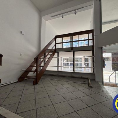 Loja com 86m², no bairro Centro em Florianópolis