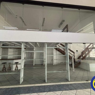 Loja com 86m², no bairro Centro em Florianópolis