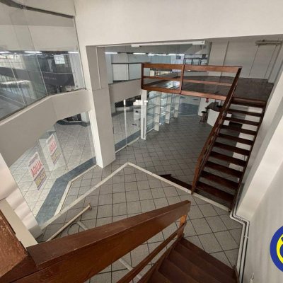 Loja com 86m², no bairro Centro em Florianópolis