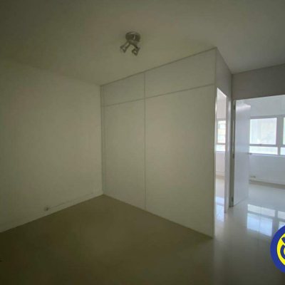 Salas/Conjuntos com 66m², no bairro Centro em Florianópolis