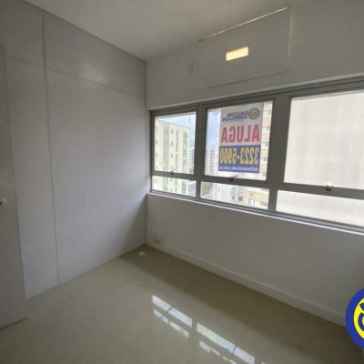 Salas/Conjuntos com 66m², no bairro Centro em Florianópolis