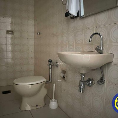 Salas/Conjuntos com 66m², no bairro Centro em Florianópolis