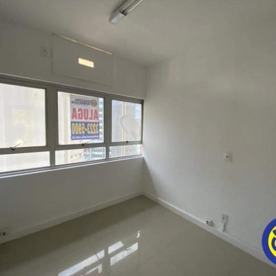 Salas/Conjuntos com 66m², no bairro Centro em Florianópolis