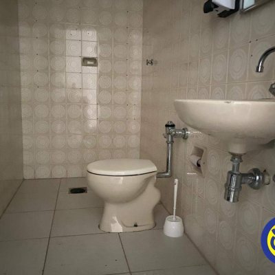 Salas/Conjuntos com 66m², no bairro Centro em Florianópolis