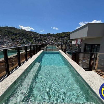 Apartamento com 60m², 2 quartos, 2 suítes, 2 garagens, no bairro Centro em Florianópolis