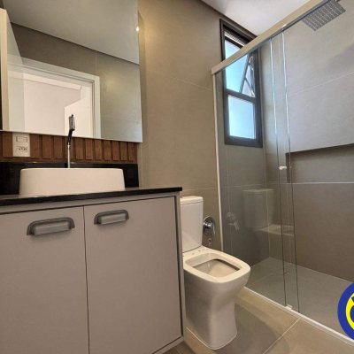 Apartamento com 60m², 2 quartos, 2 suítes, 2 garagens, no bairro Centro em Florianópolis