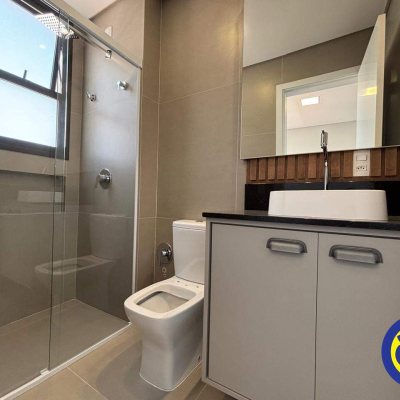 Apartamento com 60m², 2 quartos, 2 suítes, 2 garagens, no bairro Centro em Florianópolis