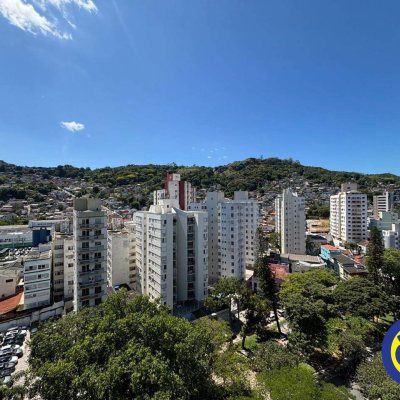 Apartamento com 60m², 2 quartos, 2 suítes, 2 garagens, no bairro Centro em Florianópolis