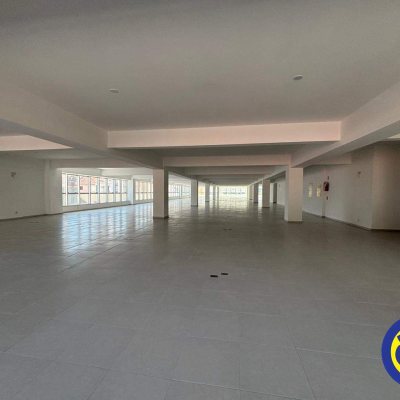 Salas/Conjuntos com 456m², 3 garagens, no bairro Trindade em Florianópolis
