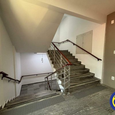 Salas/Conjuntos com 456m², 3 garagens, no bairro Trindade em Florianópolis