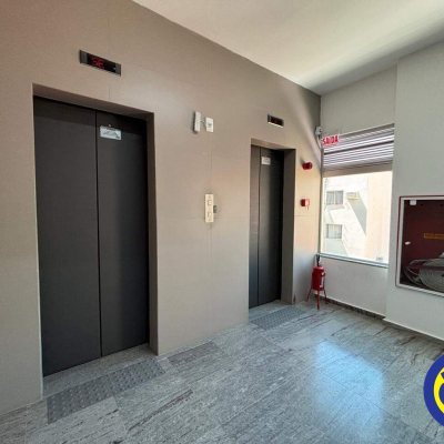 Salas/Conjuntos com 456m², 3 garagens, no bairro Trindade em Florianópolis