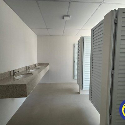 Salas/Conjuntos com 456m², 3 garagens, no bairro Trindade em Florianópolis