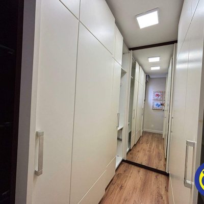 Apartamento com 290m², 4 quartos, 4 suítes, 2 garagens, no bairro Centro em Florianópolis