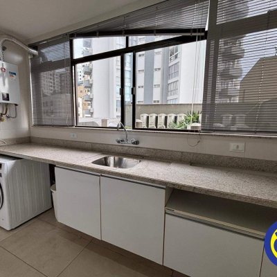 Apartamento com 290m², 4 quartos, 4 suítes, 2 garagens, no bairro Centro em Florianópolis