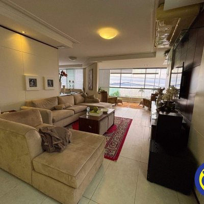 Apartamento com 290m², 4 quartos, 4 suítes, 2 garagens, no bairro Centro em Florianópolis
