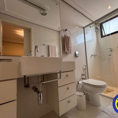 Apartamento com 290m², 4 quartos, 4 suítes, 2 garagens, no bairro Centro em Florianópolis