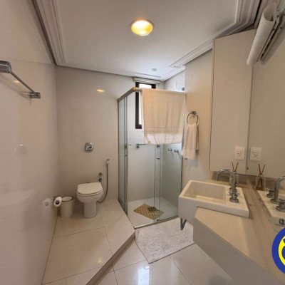 Apartamento com 290m², 4 quartos, 4 suítes, 2 garagens, no bairro Centro em Florianópolis