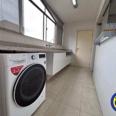 Apartamento com 290m², 4 quartos, 4 suítes, 2 garagens, no bairro Centro em Florianópolis