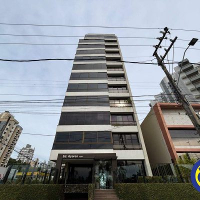 Apartamento com 290m², 4 quartos, 4 suítes, 2 garagens, no bairro Centro em Florianópolis