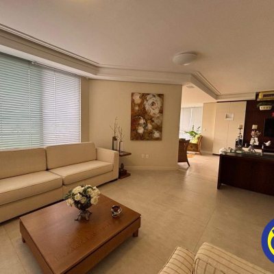 Apartamento com 290m², 4 quartos, 4 suítes, 2 garagens, no bairro Centro em Florianópolis