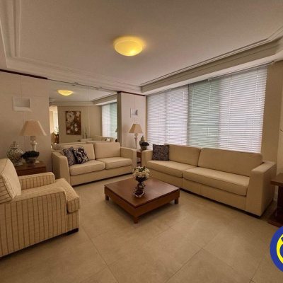 Apartamento com 290m², 4 quartos, 4 suítes, 2 garagens, no bairro Centro em Florianópolis