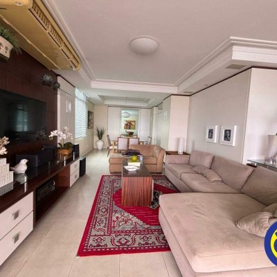 Apartamento com 290m², 4 quartos, 4 suítes, 2 garagens, no bairro Centro em Florianópolis