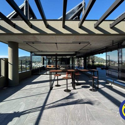 Apartamento com 33m², 1 quarto, 1 garagem, no bairro Trindade em Florianópolis