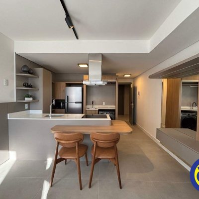 Apartamento com 33m², 1 quarto, 1 garagem, no bairro Trindade em Florianópolis